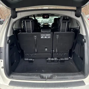 More photos of 2022 Honda Odyssey Elite at Carmel Auto Gallery, IN