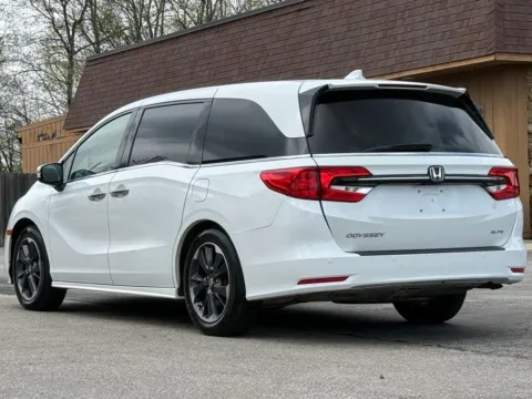 Another view of 2022 Honda Odyssey Elite for sale in Carmel, IN at Carmel Auto Gallery