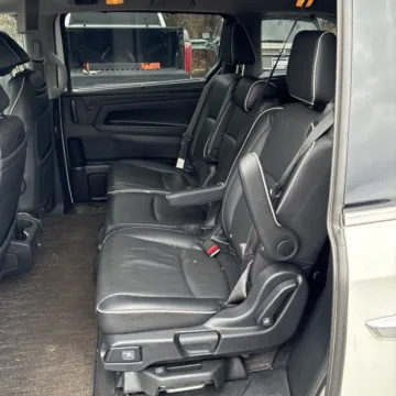 More photos of 2022 Honda Odyssey Elite at Carmel Auto Gallery, IN
