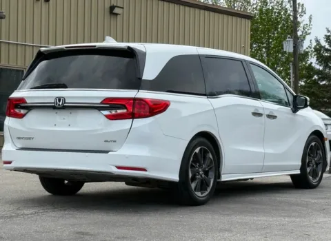 More photos of 2022 Honda Odyssey Elite at Carmel Auto Gallery, IN