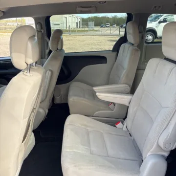 More photos of 2016 Dodge Grand Caravan SE at Carmel Auto Gallery, IN