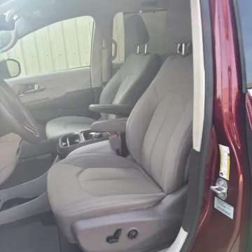 Photos of 2017 Chrysler Pacifica Touring L for sale in Carmel, IN at Carmel Auto Gallery