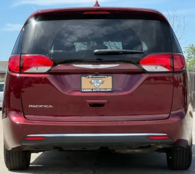 More photos of 2017 Chrysler Pacifica Touring L at Carmel Auto Gallery, IN