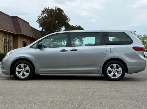Photos of 2017 Toyota Sienna L for sale in Carmel, IN at Carmel Auto Gallery