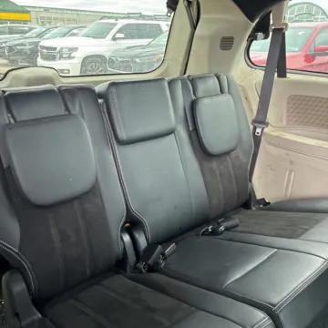 More photos of 2019 Dodge Grand Caravan SXT at Carmel Auto Gallery, IN
