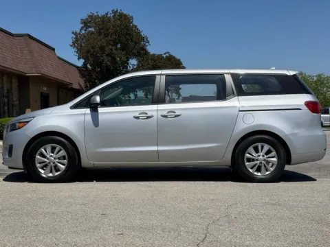 Photos of 2018 Kia Sedona L for sale in Carmel, IN at Carmel Auto Gallery