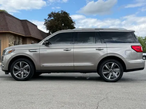 Photos of 2019 Lincoln Navigator Reserve for sale in Carmel, IN at Carmel Auto Gallery