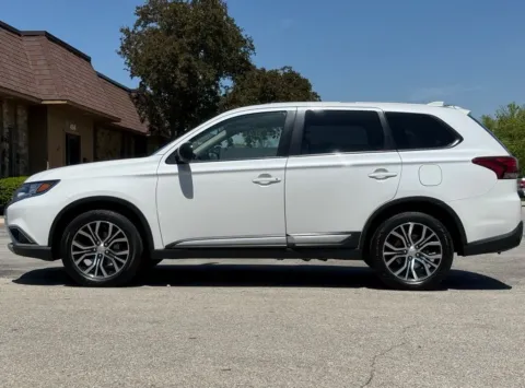 Photos of 2017 Mitsubishi Outlander ES for sale in Carmel, IN at Carmel Auto Gallery