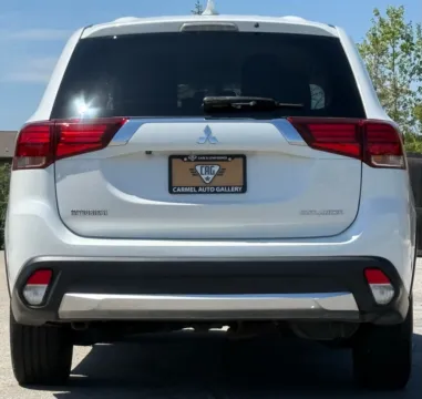 More photos of 2017 Mitsubishi Outlander ES at Carmel Auto Gallery, IN