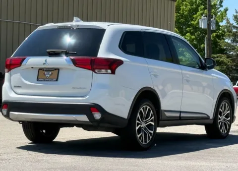 More photos of 2017 Mitsubishi Outlander ES at Carmel Auto Gallery, IN