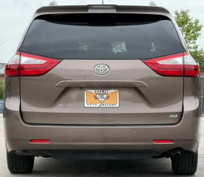 More photos of 2018 Toyota Sienna XLE Premium at Carmel Auto Gallery, IN