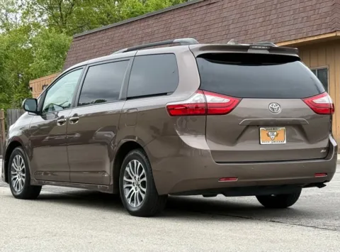 Another view of 2018 Toyota Sienna XLE Premium for sale in Carmel, IN at Carmel Auto Gallery
