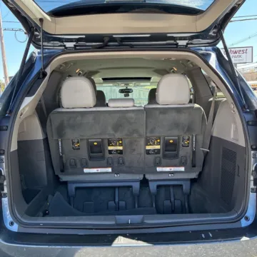 More photos of 2017 Toyota Sienna XLE at Carmel Auto Gallery, IN