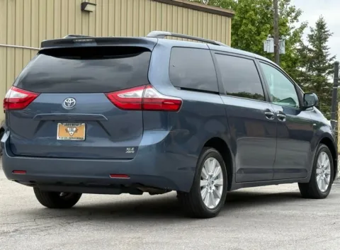 More photos of 2017 Toyota Sienna XLE at Carmel Auto Gallery, IN