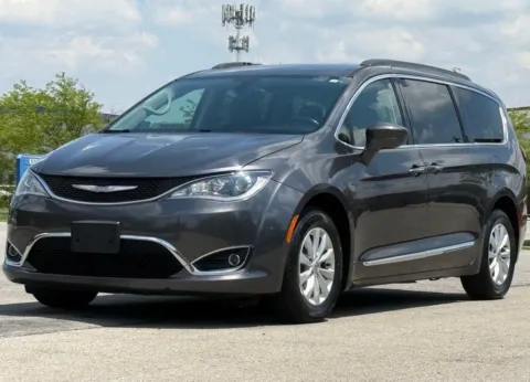 Photos of 2017 Chrysler Pacifica Touring L for sale in Carmel, IN at Carmel Auto Gallery