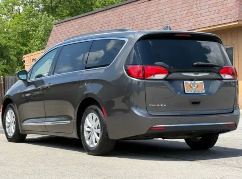 More photos of 2017 Chrysler Pacifica Touring L at Carmel Auto Gallery, IN