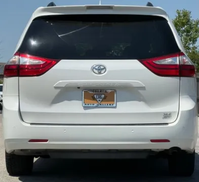 More photos of 2019 Toyota Sienna XLE Premium at Carmel Auto Gallery, IN