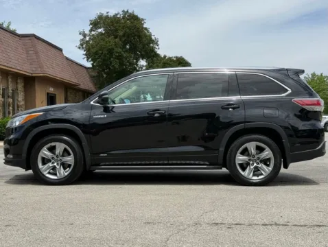 Photos of 2016 Toyota Highlander Hybrid Limited Platinum for sale in Carmel, IN at Carmel Auto Gallery
