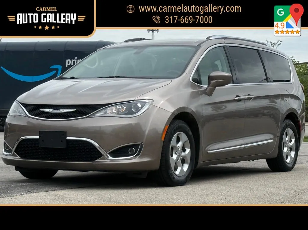 2017 Chrysler Pacifica Touring-L Plus's photo