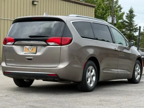 More photos of 2017 Chrysler Pacifica Touring L Plus at Carmel Auto Gallery, IN
