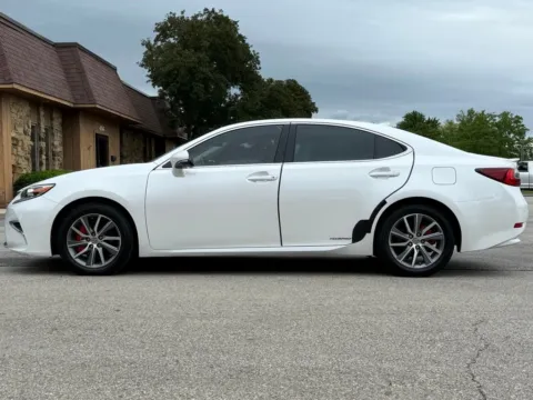 Photos of 2017 Lexus ES 300h for sale in Carmel, IN at Carmel Auto Gallery