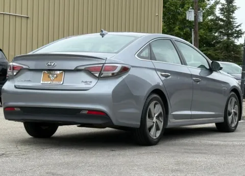 More photos of 2016 Hyundai Sonata Hybrid Limited at Carmel Auto Gallery, IN