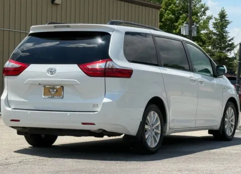 More photos of 2017 Toyota Sienna XLE at Carmel Auto Gallery, IN