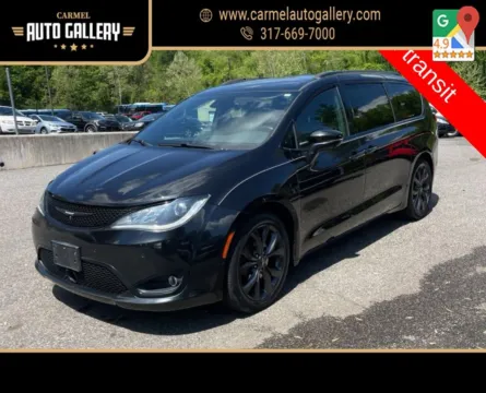 Black 2018 Chrysler Pacifica Limited for sale in Carmel, IN