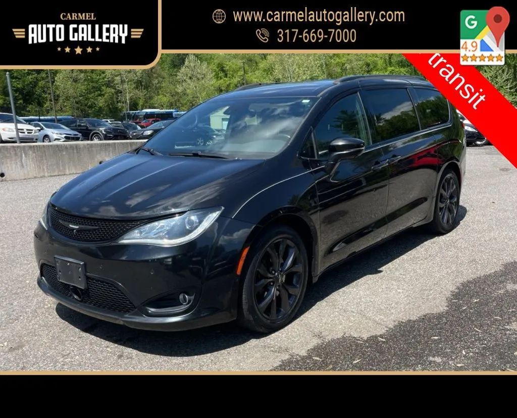 2018 Chrysler Pacifica Limited's photo