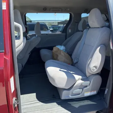 More photos of 2017 Toyota Sienna LE at Carmel Auto Gallery, IN