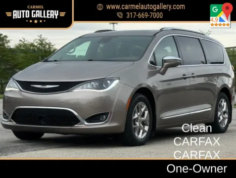 Silver 2017 Chrysler Pacifica Limited for sale in Carmel, IN