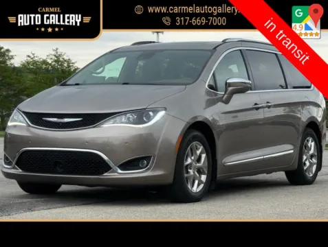 Silver 2017 Chrysler Pacifica Limited for sale in Carmel, IN