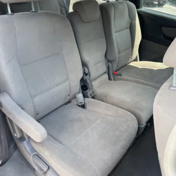 Photos of 2016 Honda Odyssey SE for sale in Carmel, IN at Carmel Auto Gallery