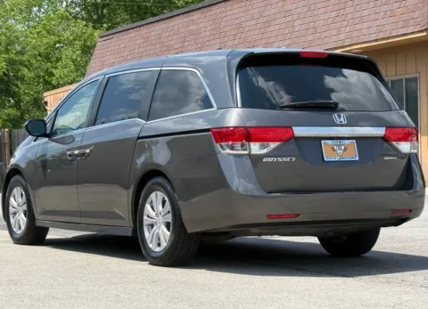 Another view of 2016 Honda Odyssey SE for sale in Carmel, IN at Carmel Auto Gallery