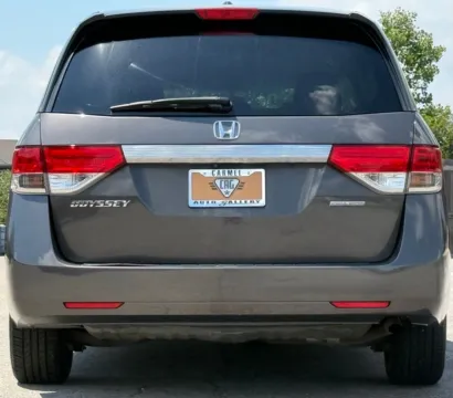More photos of 2016 Honda Odyssey SE at Carmel Auto Gallery, IN