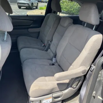 More photos of 2016 Honda Odyssey SE at Carmel Auto Gallery, IN