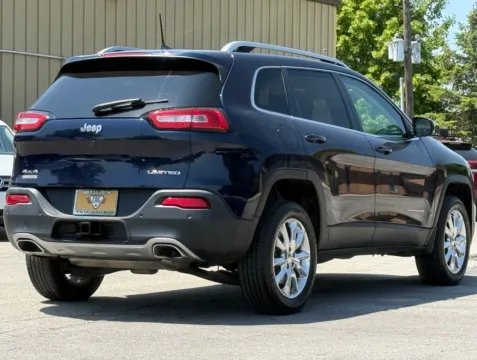 More photos of 2016 Jeep Cherokee Limited at Carmel Auto Gallery, IN