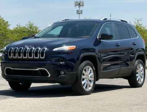 More photos of 2016 Jeep Cherokee Limited at Carmel Auto Gallery, IN