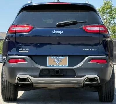More photos of 2016 Jeep Cherokee Limited at Carmel Auto Gallery, IN