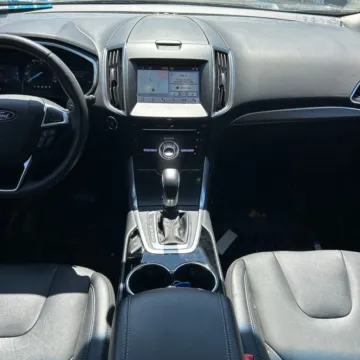 More photos of 2018 Ford Edge Titanium at Carmel Auto Gallery, IN