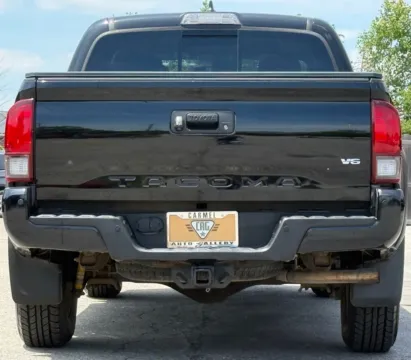 More photos of 2019 Toyota Tacoma TRD Off-Road at Carmel Auto Gallery, IN