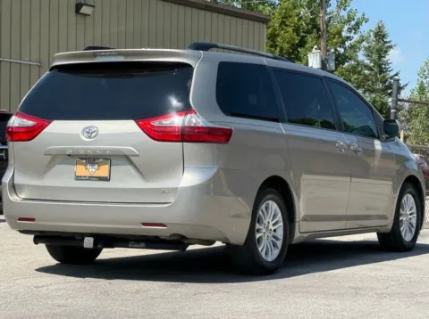 More photos of 2017 Toyota Sienna XLE at Carmel Auto Gallery, IN