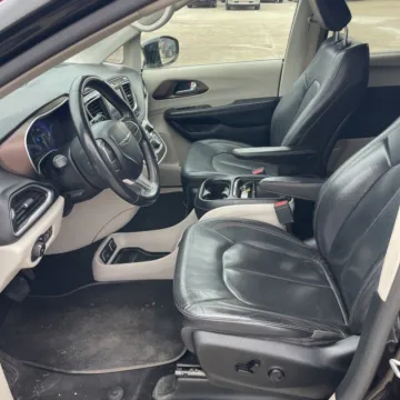 Photos of 2018 Chrysler Pacifica Touring L for sale in Carmel, IN at Carmel Auto Gallery