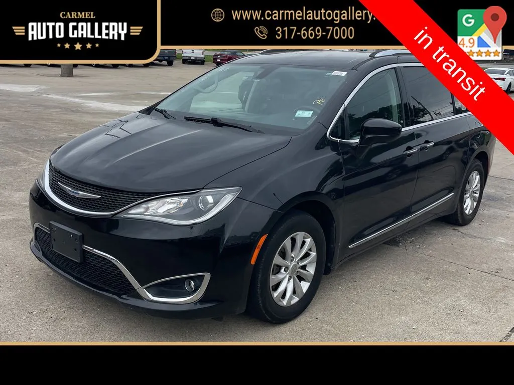 2018 Chrysler Pacifica Touring L's photo