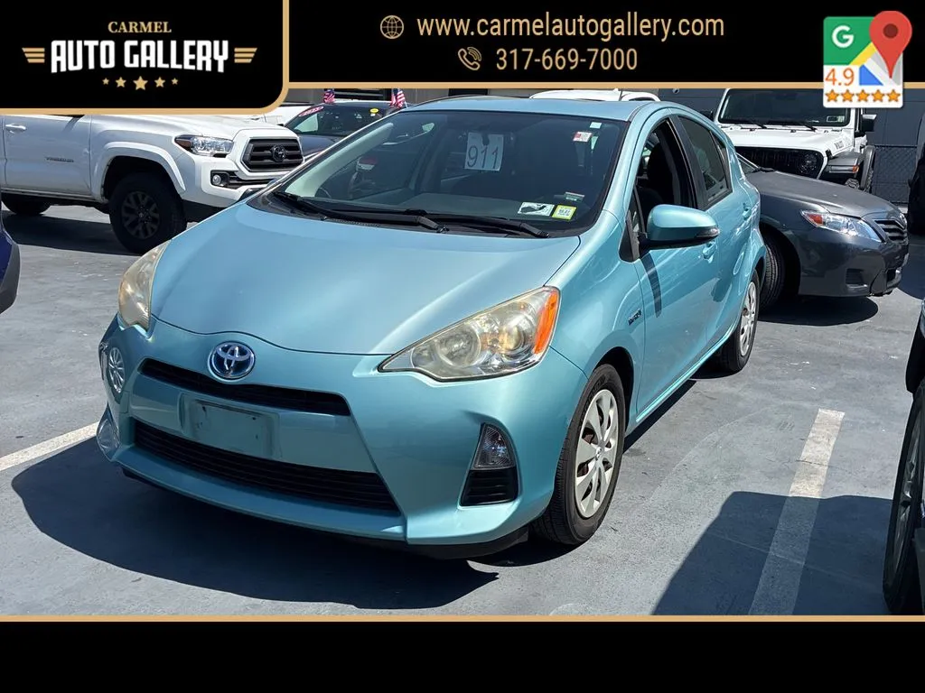 2013 Toyota Prius c Two's photo