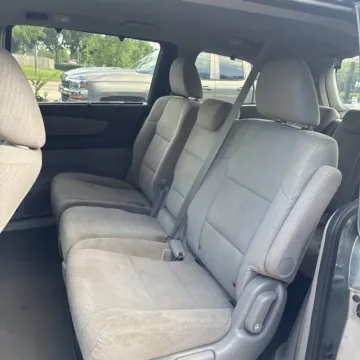 Another view of 2016 Honda Odyssey SE for sale in Carmel, IN at Carmel Auto Gallery