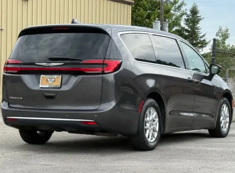 More photos of 2023 Chrysler Pacifica Touring L at Carmel Auto Gallery, IN