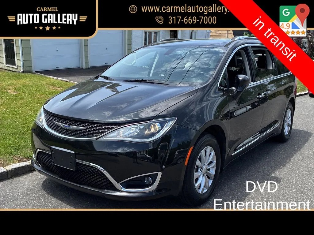 2019 Chrysler Pacifica Touring L's photo