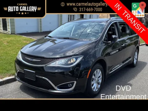 Black 2019 Chrysler Pacifica Touring L for sale in Carmel, IN