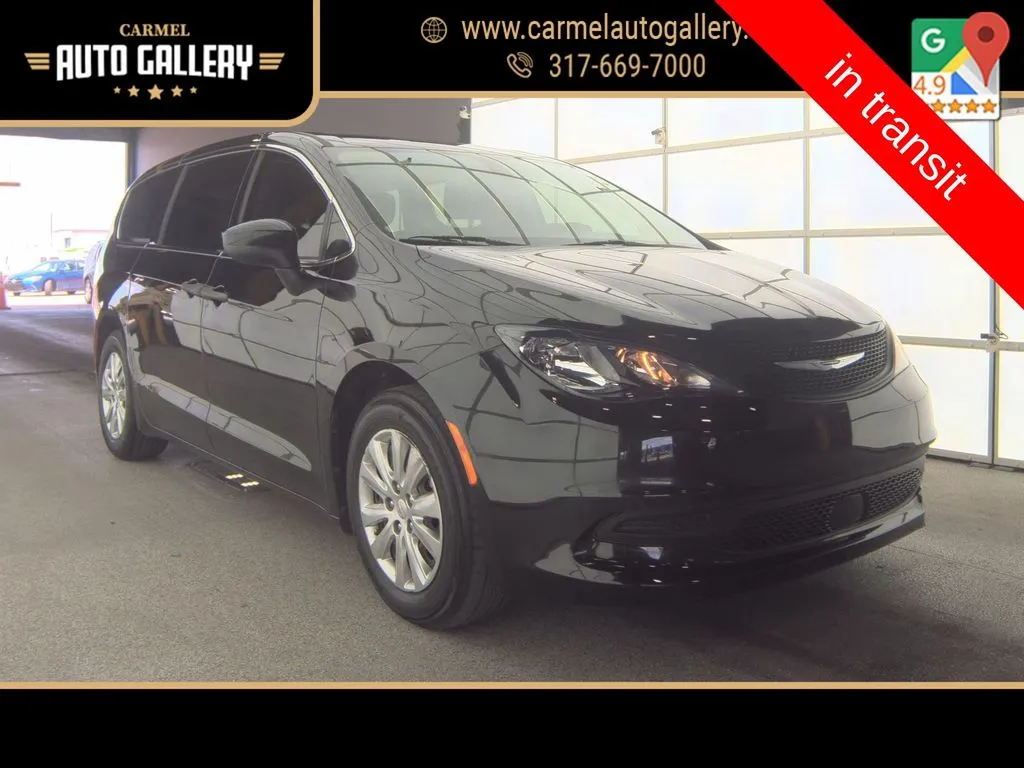 2021 Chrysler Voyager L's photo